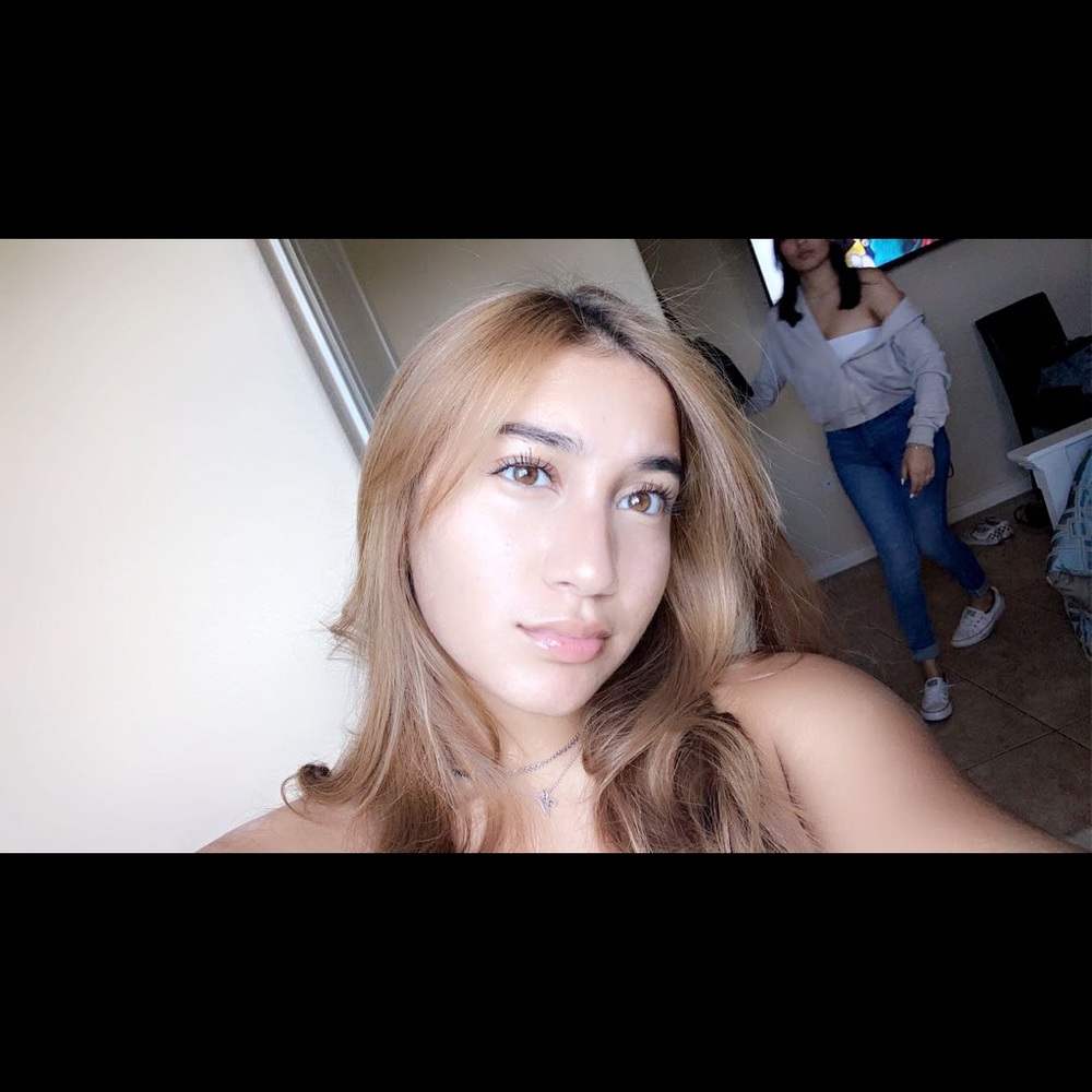 Meet your Posher, Victoria